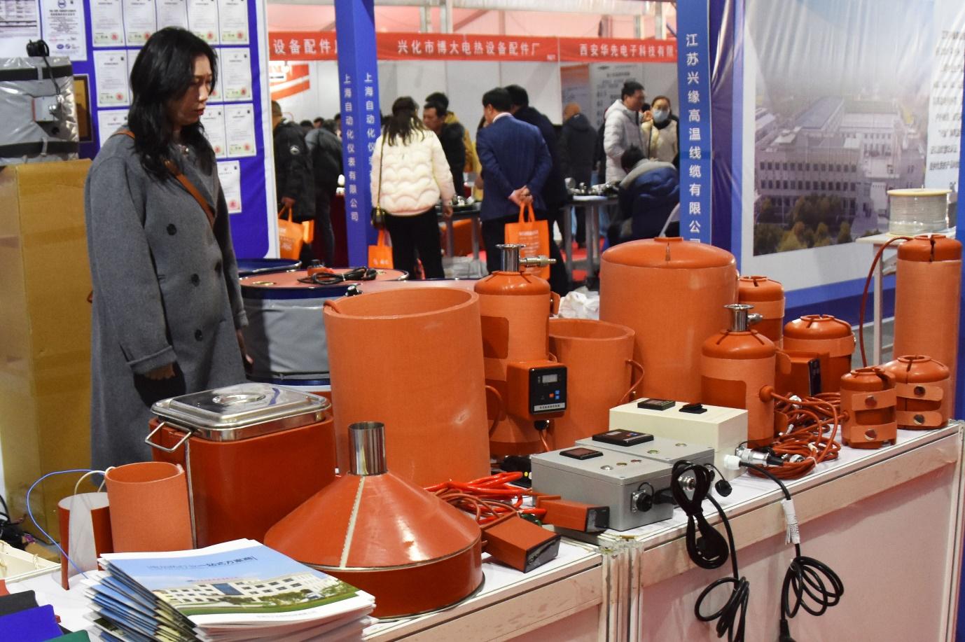 兴化戴南新春“第一动作”——454家企业亮相张郭特色工业品展销会(图4)