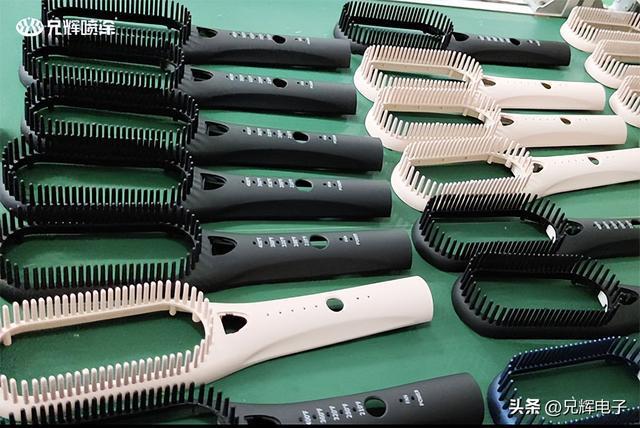 惠州喷漆加工厂-pc材质喷金属漆工艺流程(图4)