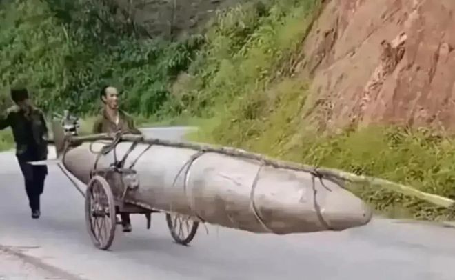 福建福清一对父子在山上挖出神秘金属物品竟然招来警察(图1)