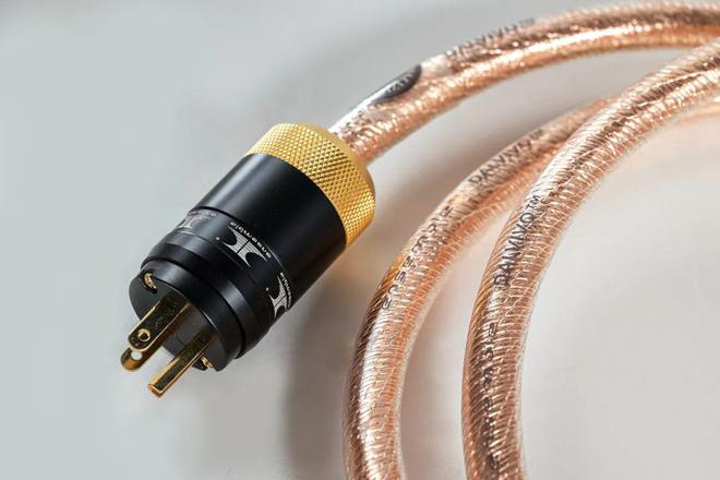 黄金质感钻石光芒——瑞宝SYNERGIA 最新“金钻”旗舰电源线(图12)