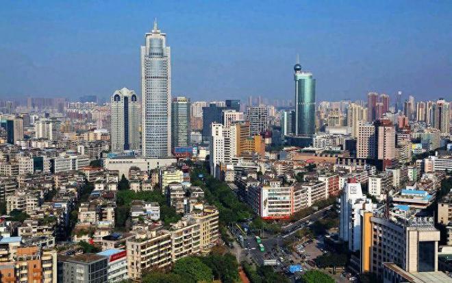 出口跳水、GDP增量为负！这个特大城市难了！(图1)