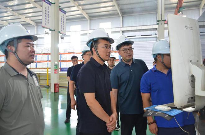 区政府主要领导督导检查大气污染防治工作•实地调研工业企业生产经营情况•一线督导防汛备汛工作(图2)