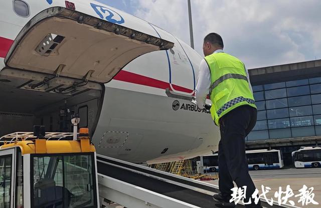 机场监装监卸员：碰到金属就可能被烫伤(图7)