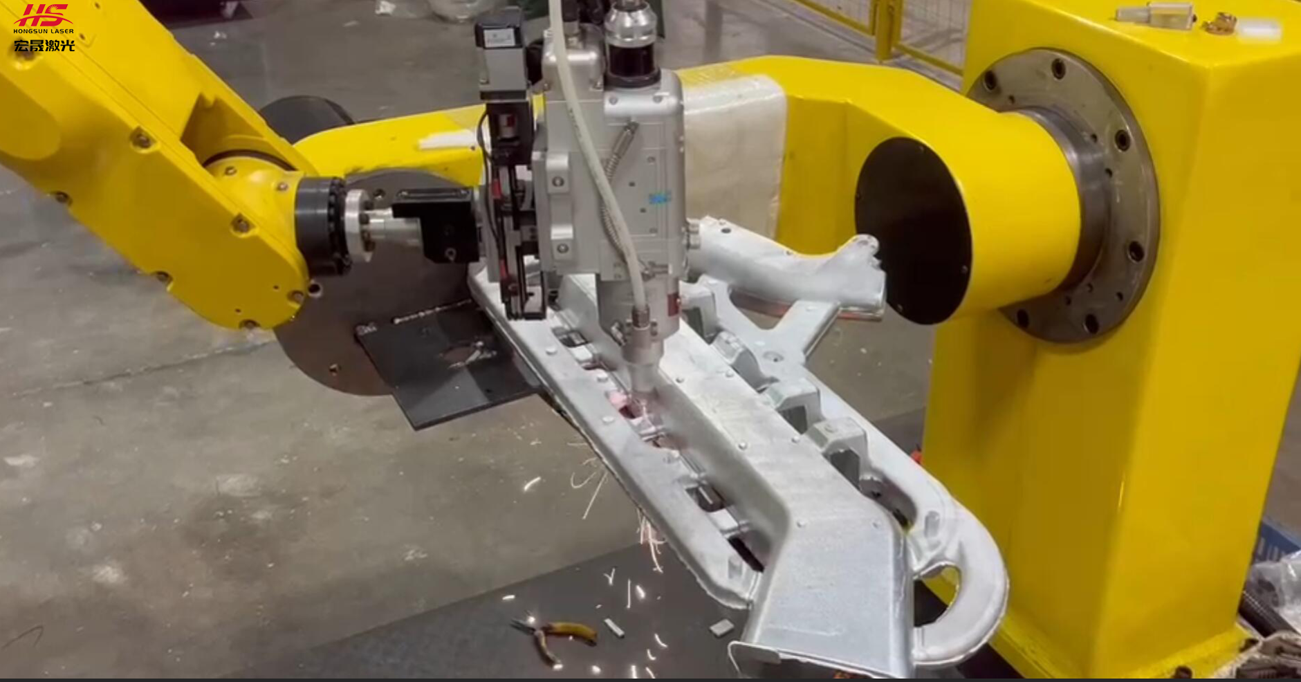 宏晟激光机器人切割：电动单车铸造件激光切水口技术革新(图1)