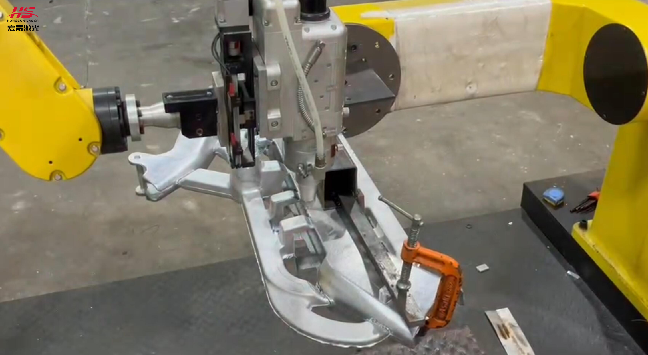 宏晟激光机器人切割：电动单车铸造件激光切水口技术革新(图6)