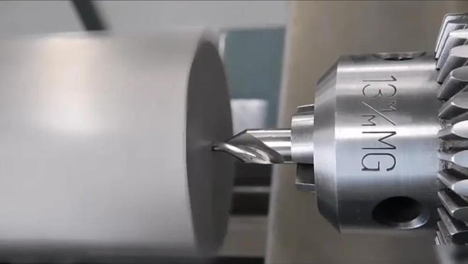 在金属上撞出一面镜子？我国新技术突破垄断国外企业寻求合作！(图6)