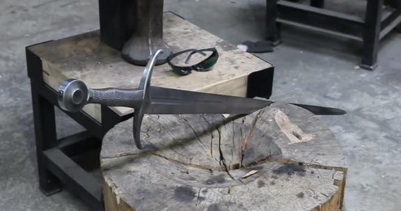 在东弗兰克王国冶炼技术是否依赖传统有没有自主创新和改进？(图3)