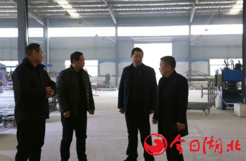 江陵法院实地走访忠江金属制品有限公司(图1)