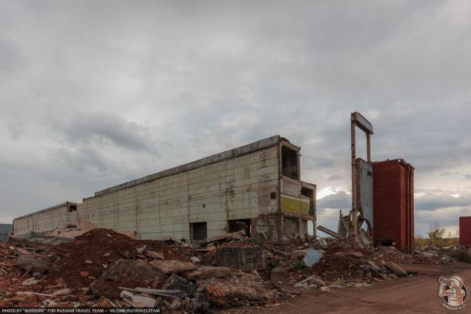 史诗级废墟中的2S19姆斯塔-S自行火炮工厂(图4)