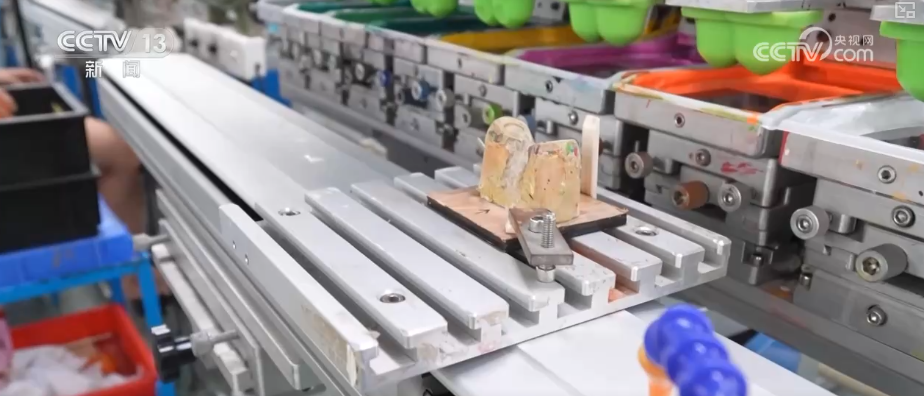 从10版到30版数智革新！“AI+国潮”打造现象级潮玩IP传统文化走向新高度(图11)