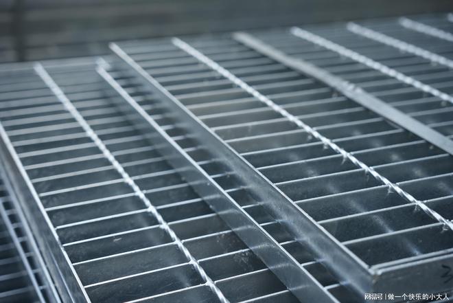 河北星贝金属丝网制品：钢格板领域的创新与专业典范(图1)