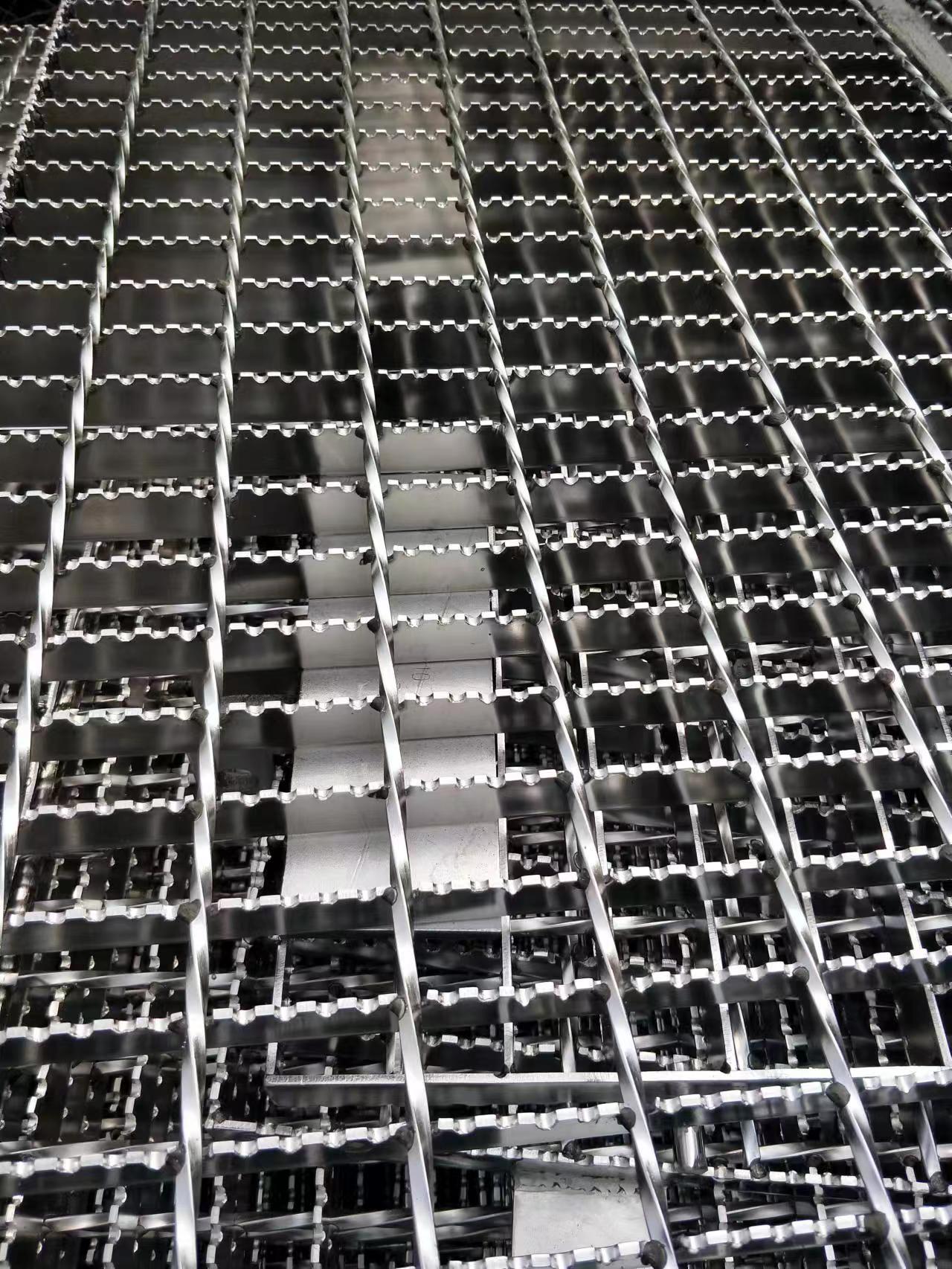 2026年现阶段如何甄选优质钢格栅服务商？安平县春来金属丝网制品有限公司深度解析(图1)